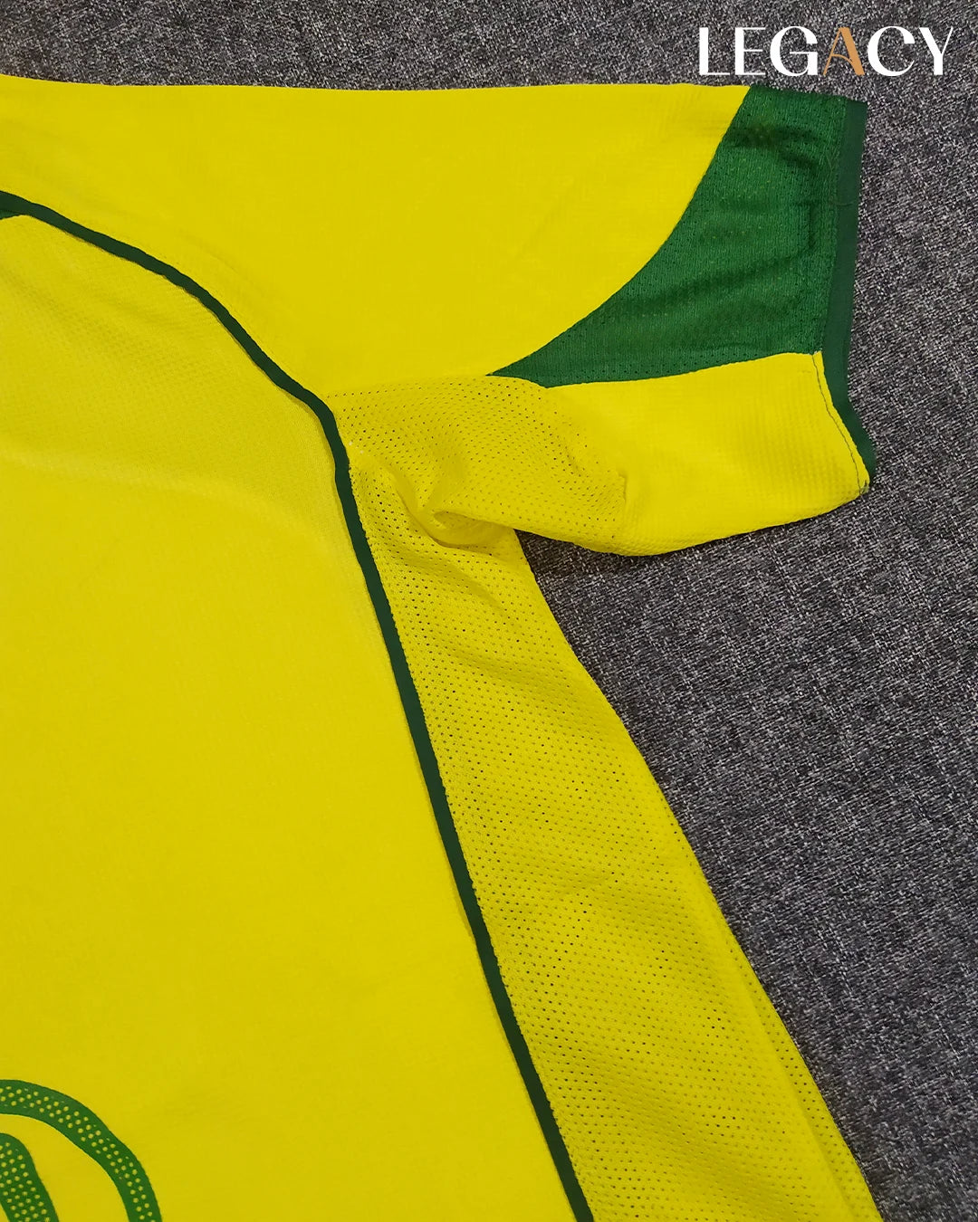 Brazil 2004 Home - Ronaldinho